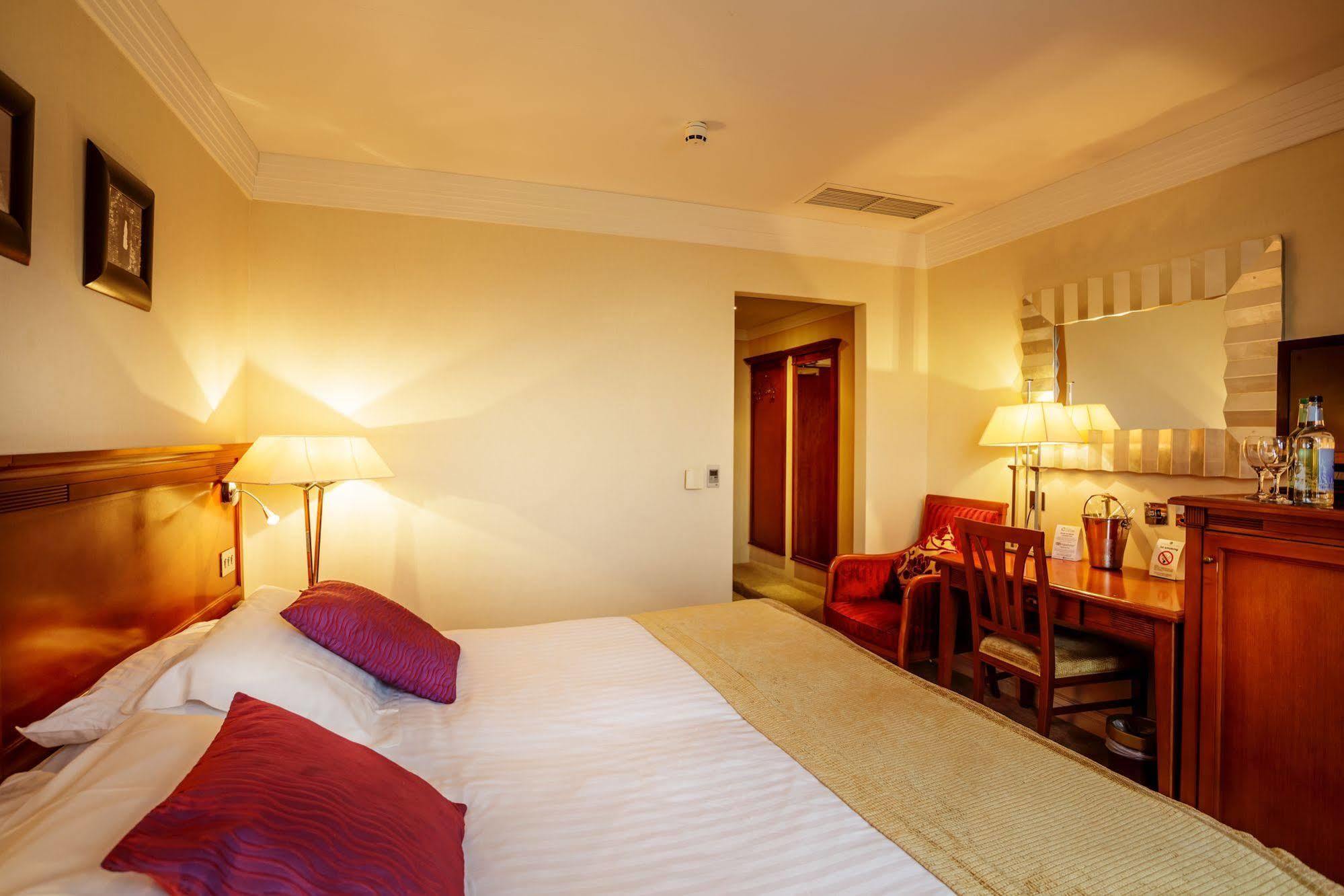 Bryn Meadows Golf, Hotel & Spa Blackwood  Extérieur photo